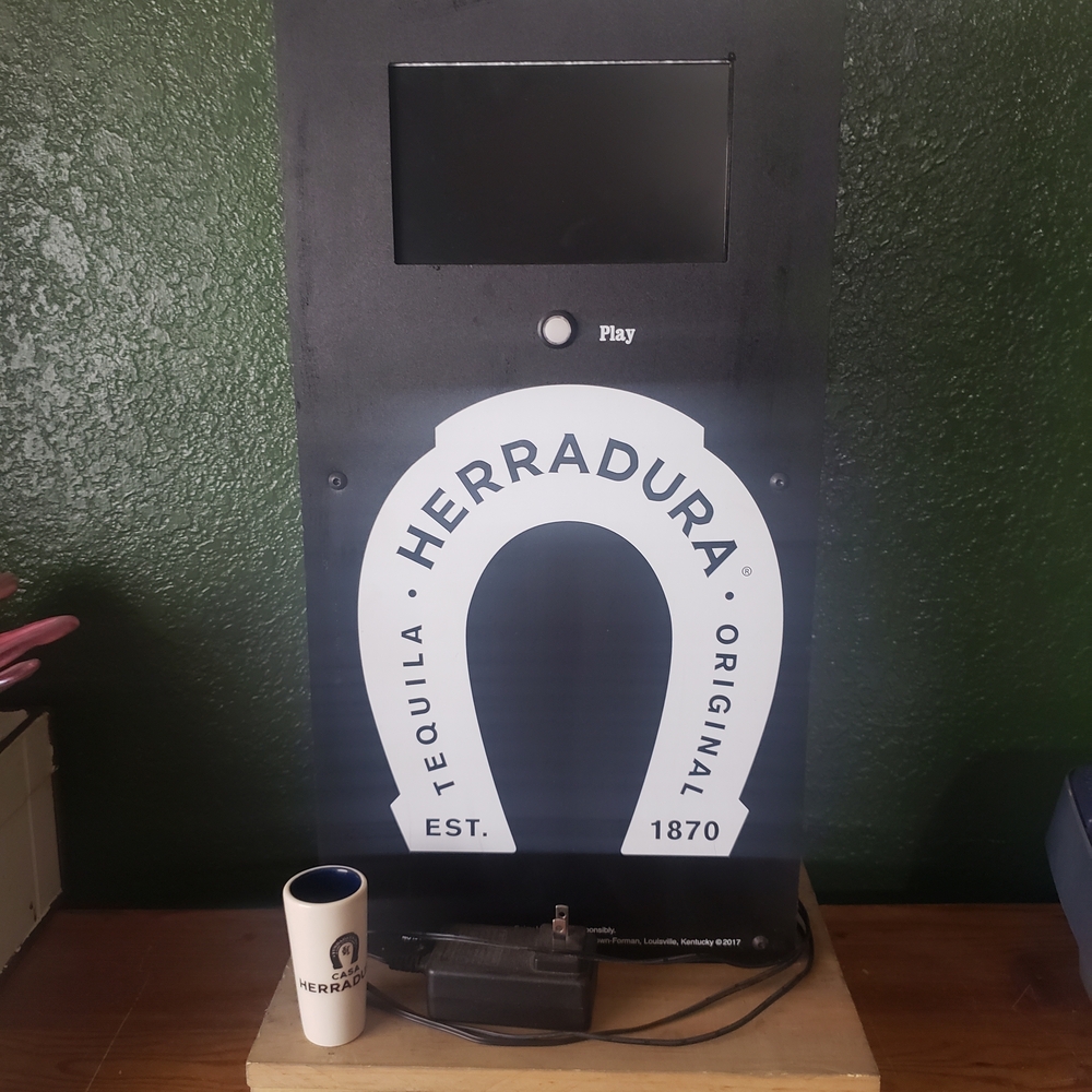 Advertising Herradura Tequila Horseshoe Bar Sign Video Display Battery Powered
